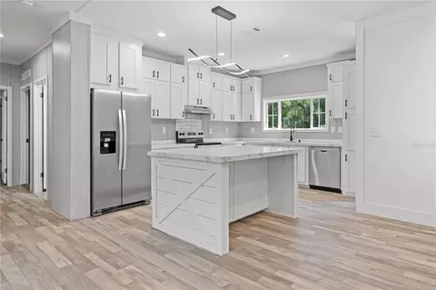 Kitchen - 375 Sapp St, Inglis, FL 34449 photo 2 of 4