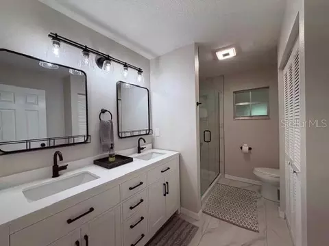 Bath - 2190 SE 39th St, Ocala, FL 34480 photo 2 of 5