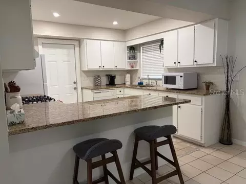 Kitchen - 2190 SE 39th St, Ocala, FL 34480 photo 2 of 2