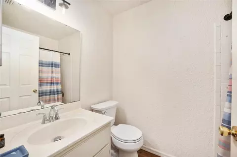 Bath - 8560 SW 90th St #E, Ocala, FL 34481 photo 1 of 4