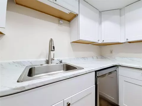 Kitchen - 655 Midway Dr #A, Ocala, FL 34472 photo 3 of 4