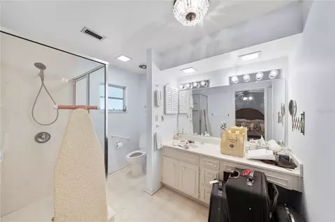 Bath - 2137 SE 11th St, Ocala, FL 34471 photo 3 of 4