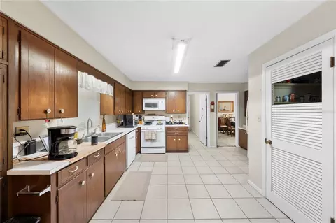 Kitchen - 2137 SE 11th St, Ocala, FL 34471 photo 1 of 5