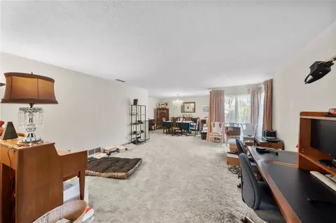 Living - 2137 SE 11th St, Ocala, FL 34471 photo 2 of 10