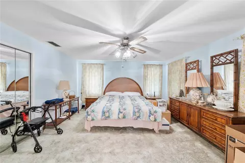 Bedroom - 2137 SE 11th St, Ocala, FL 34471 photo 4 of 9