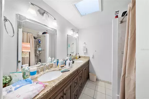 Bath - 2137 SE 11th St, Ocala, FL 34471 photo 1 of 4