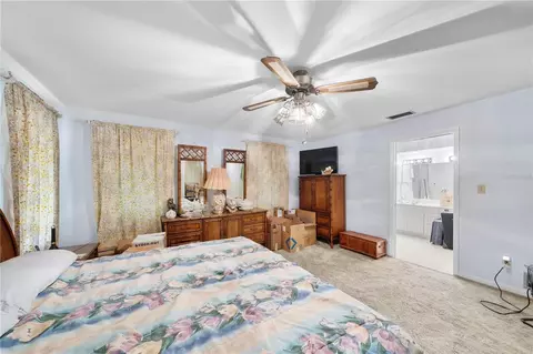 Bedroom - 2137 SE 11th St, Ocala, FL 34471 photo 6 of 9