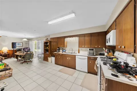 Kitchen - 2137 SE 11th St, Ocala, FL 34471 photo 4 of 5