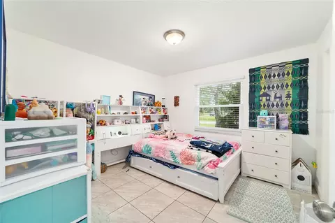 Bedroom - 4170 SE 65th Pl, Ocala, FL 34480 photo 4 of 7