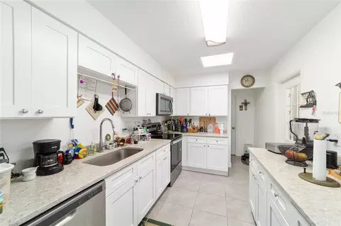Kitchen - 4170 SE 65th Pl, Ocala, FL 34480 photo 2 of 4