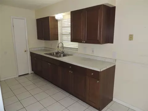 Kitchen - 330 SE 6th St, Williston, FL 32696 photo 2 of 3