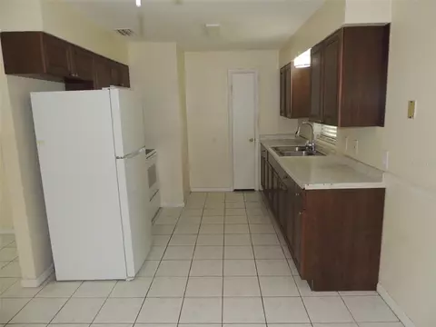 Kitchen - 330 SE 6th St, Williston, FL 32696 photo 3 of 3