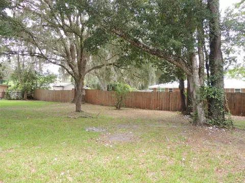 Exterior - 330 SE 6th St, Williston, FL 32696 photo 3 of 6
