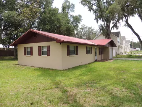 Exterior - 330 SE 6th St, Williston, FL 32696 photo 6 of 6