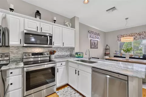Kitchen - 9524 SE 124th Loop, Summerfield, FL 34491 photo 1 of 4