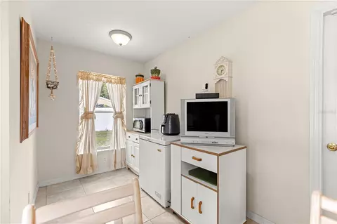 Kitchen - 4 Cedar Trace Pass, Ocala, FL 34472 photo 3 of 3
