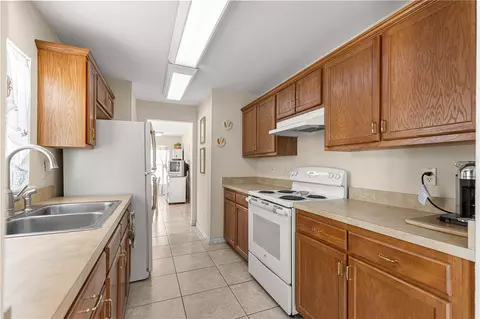 Kitchen - 4 Cedar Trace Pass, Ocala, FL 34472 photo 2 of 3