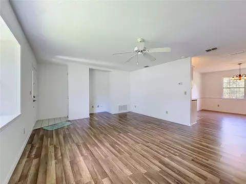 Living - 707 NE 46th Ct, Ocala, FL 34470 photo 4 of 6