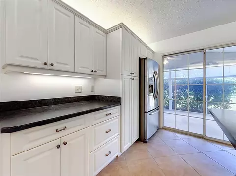 Kitchen - 707 NE 46th Ct, Ocala, FL 34470 photo 3 of 7