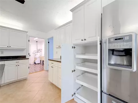 Kitchen - 707 NE 46th Ct, Ocala, FL 34470 photo 1 of 7