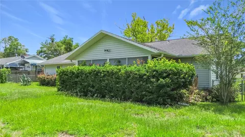 Exterior - 707 NE 46th Ct, Ocala, FL 34470 photo 4 of 11
