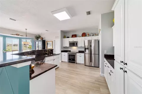 Kitchen - 2380 NW 55th Avenue Rd, Ocala, FL 34482 photo 2 of 10