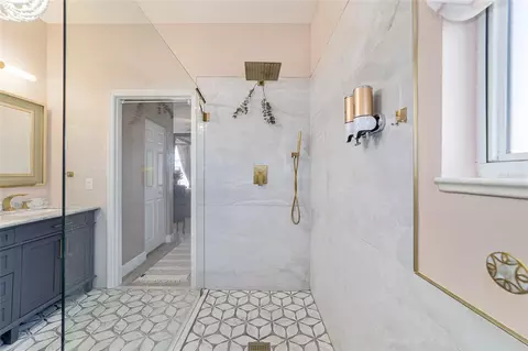 Bath - 2380 NW 55th Avenue Rd, Ocala, FL 34482 photo 2 of 5