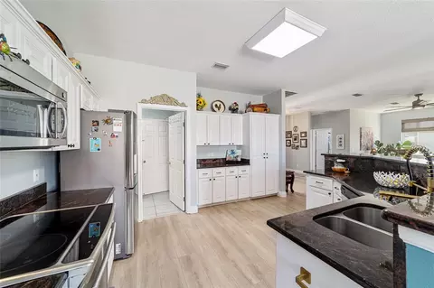 Kitchen - 2380 NW 55th Avenue Rd, Ocala, FL 34482 photo 7 of 10