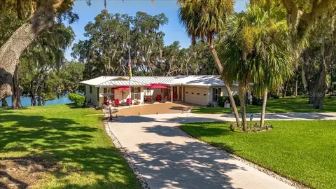 10522 SE 146th Terrace Rd, Ocklawaha, FL 32179
