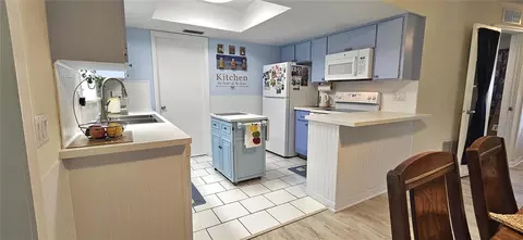 Kitchen - 10957 SW 79th Ter, Ocala, FL 34476 photo 2 of 5