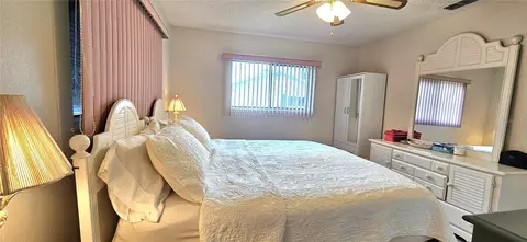 Bedroom - 10957 SW 79th Ter, Ocala, FL 34476 photo 2 of 3