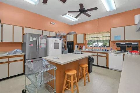 Kitchen - 10957 SW 79th Ter, Ocala, FL 34476 photo 4 of 5