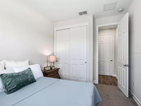 Bedroom - 5329 NW 34th St, Ocala, FL 34482 photo 5 of 5