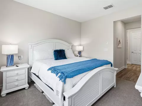 Bedroom - 5329 NW 34th St, Ocala, FL 34482 photo 2 of 5