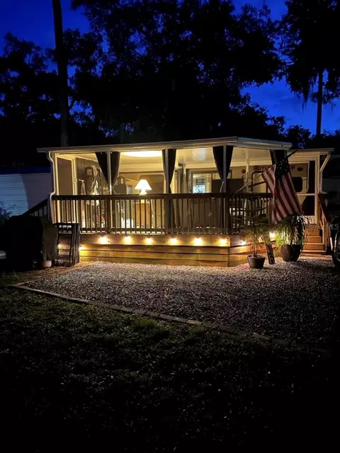 25208 NE 143rd St, Salt Springs, FL 32134
