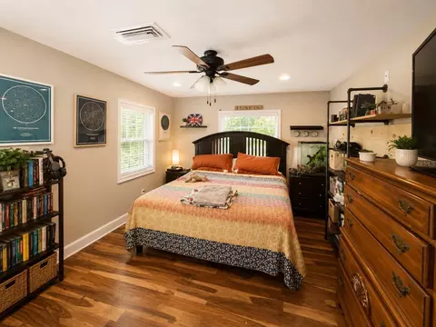 Bedroom - 9390 NE 16th Ter, Anthony, FL 32617 photo 1 of 4