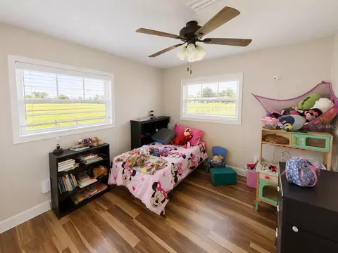 Bedroom - 9390 NE 16th Ter, Anthony, FL 32617 photo 2 of 4