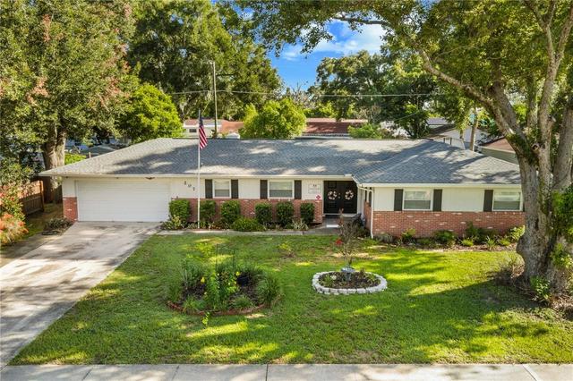 207 W Wheeler Rd, Seffner, FL 33584