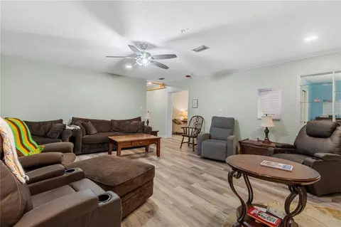 207 W Wheeler Rd, Seffner, FL 33584 photo 6