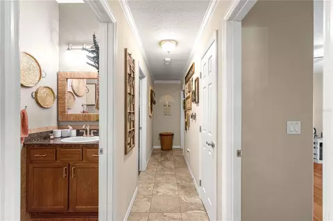 Entry Way - 2616 SW 18th Ave NE, Ocala, FL 34471 photo 5 of 9