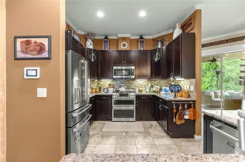Kitchen - 2616 SW 18th Ave NE, Ocala, FL 34471 photo 2 of 5