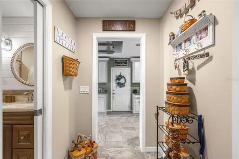 Entry Way - 2616 SW 18th Ave NE, Ocala, FL 34471 photo 7 of 9