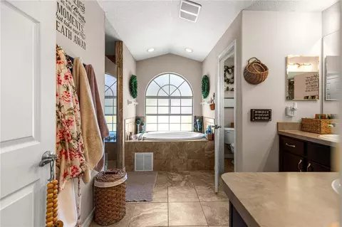 Bath - 2616 SW 18th Ave NE, Ocala, FL 34471 photo 1 of 4