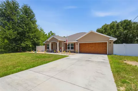 162 Guava Ter, Ocklawaha, FL 32179