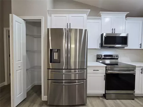 Kitchen - 203 Emerald Rd, Ocala, FL 34472 photo 4 of 4