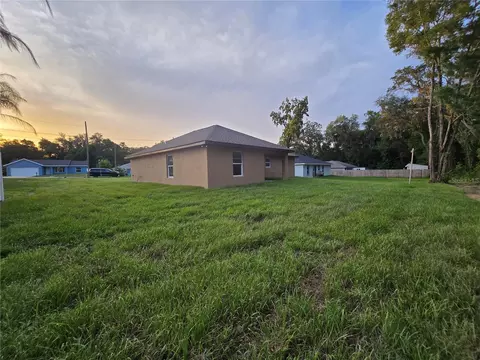 Exterior - 203 Emerald Rd, Ocala, FL 34472 photo 4 of 10