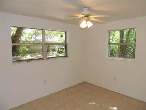 Bedroom - 1146 NE 2nd Pl, Williston, FL 32696 photo 3 of 8