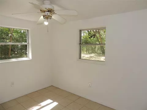 Bedroom - 1146 NE 2nd Pl, Williston, FL 32696 photo 7 of 8