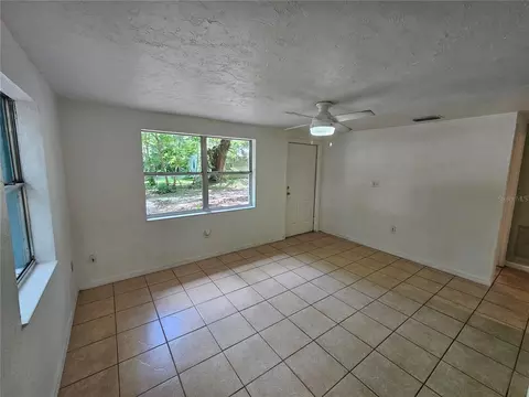 Living - 1146 NE 2nd Pl, Williston, FL 32696 photo 1 of 5