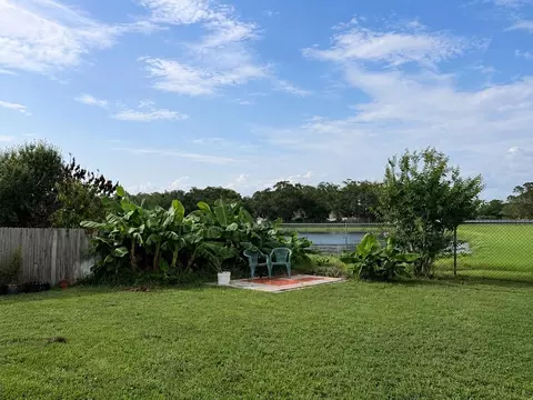 Exterior - 499 Chicago Woods Cir, Orlando, FL 32824 photo 4 of 4